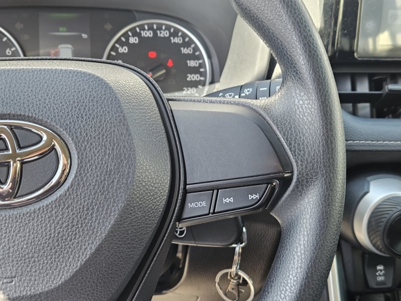 Toyota RAV4 2.0 LE AT 2024 - Imagen 13 de 20