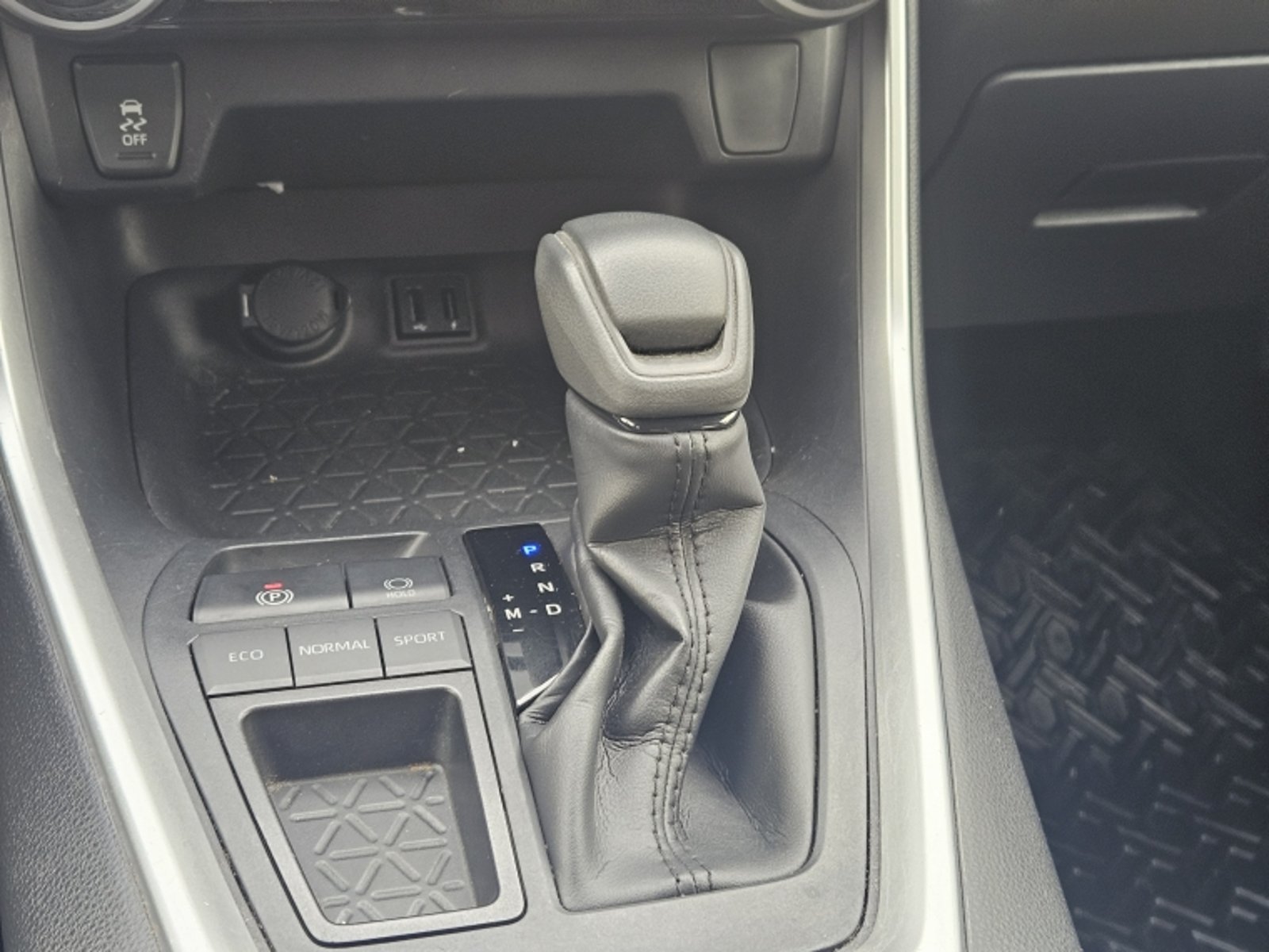 TOYOTA RAV4 OTTO 2.0 AUT 2023 - Imagen 12 de 19