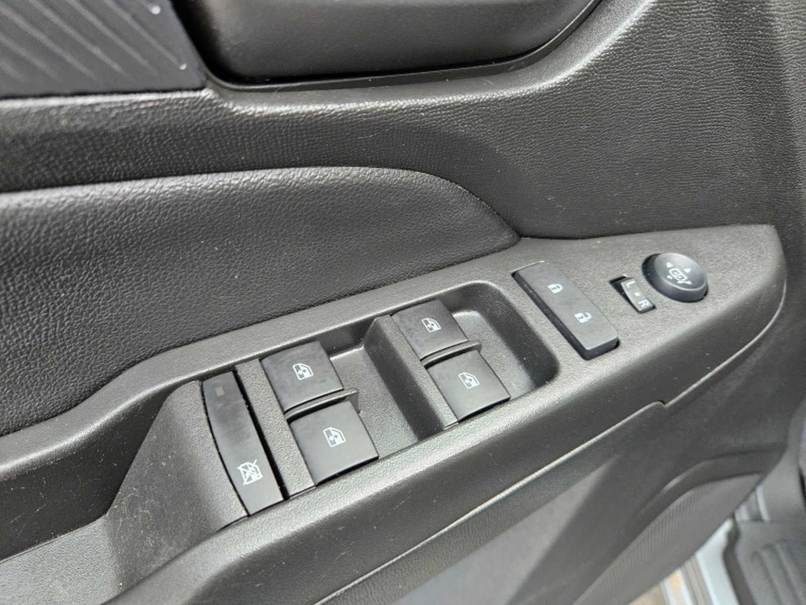 Chevrolet COLORADO 2.8 WT MT DIESEL 4X4 2024 - Imagen 13 de 20
