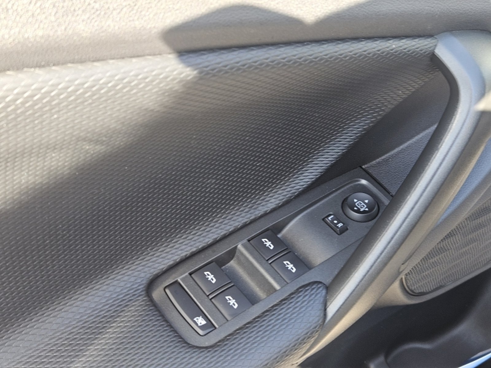 CHEVROLET TRACKER LS MT 2023 - Imagen 13 de 20