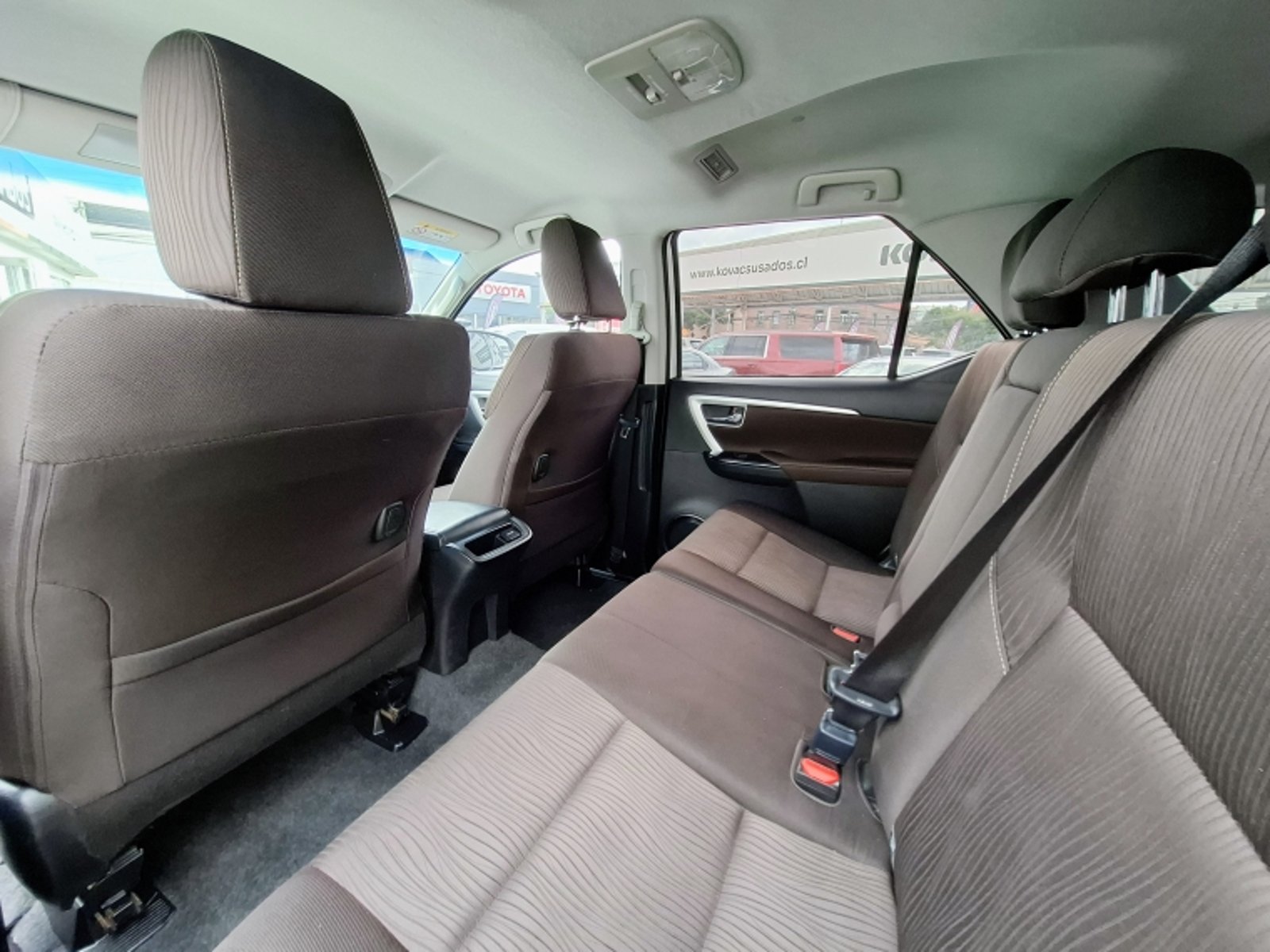 TOYOTA FORTUNER FORTUNER OTTO 2.7 AUT 4X2 2018 - Imagen 17 de 20