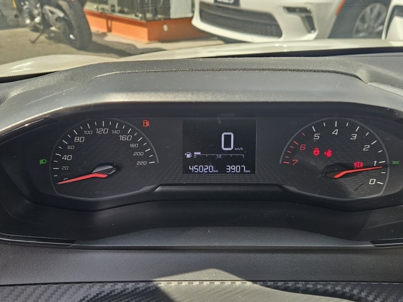 Peugeot 208 STYLE PURETECH 75 1.2 2024 - Imagen 16 de 20