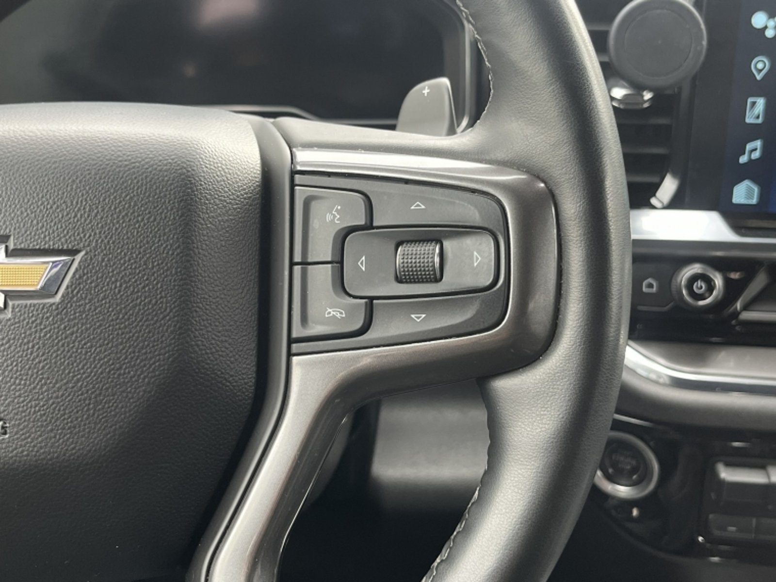 Chevrolet SILVERADO 3.0 TD HIGH COUNTRY AT 4X4 DIESEL 2023 - Imagen 19 de 20