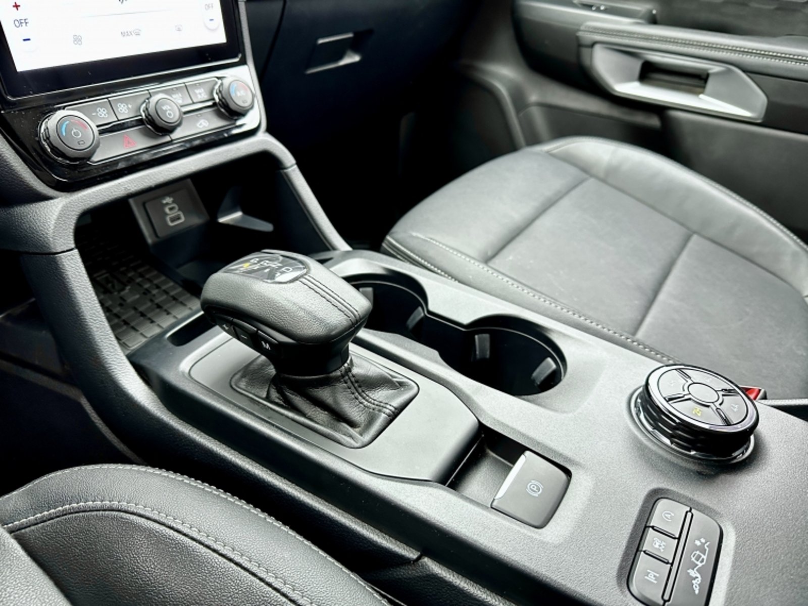 FORD RANGER LIMITED 3.0 AUT 2025 - Imagen 14 de 18