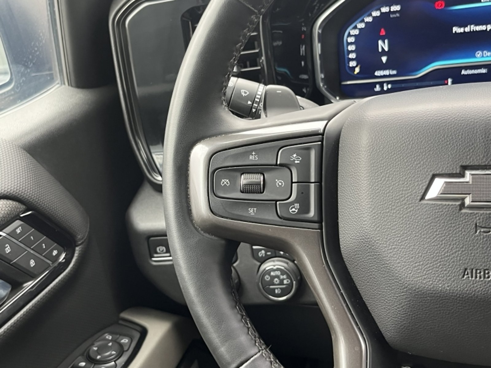 Chevrolet SILVERADO 6.2 ZR2 AT 4X4 2024 - Imagen 18 de 20