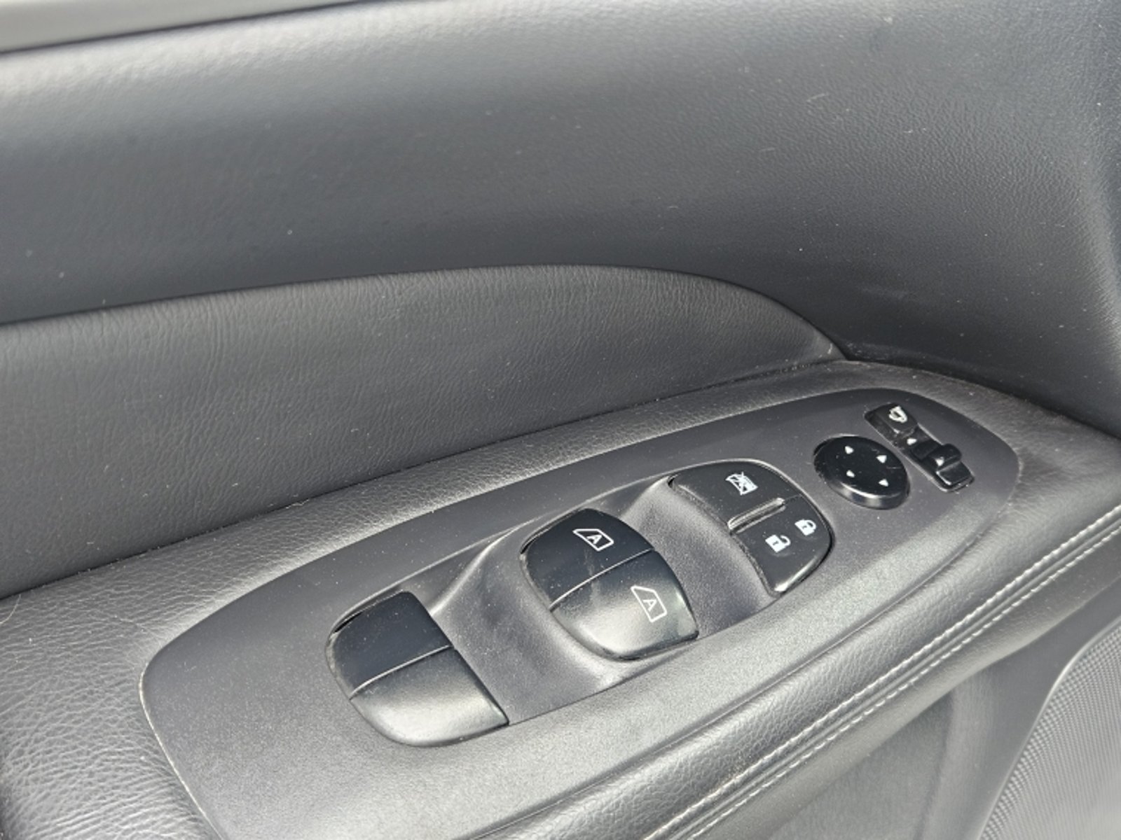 Nissan PATHFINDER 4X4 3.5 AUT CVT EXCLUCIVE 2018 - Imagen 17 de 20