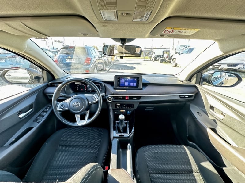 Toyota YARIS 1.5 E SEDAN MT 2023 - Imagen 18 de 18