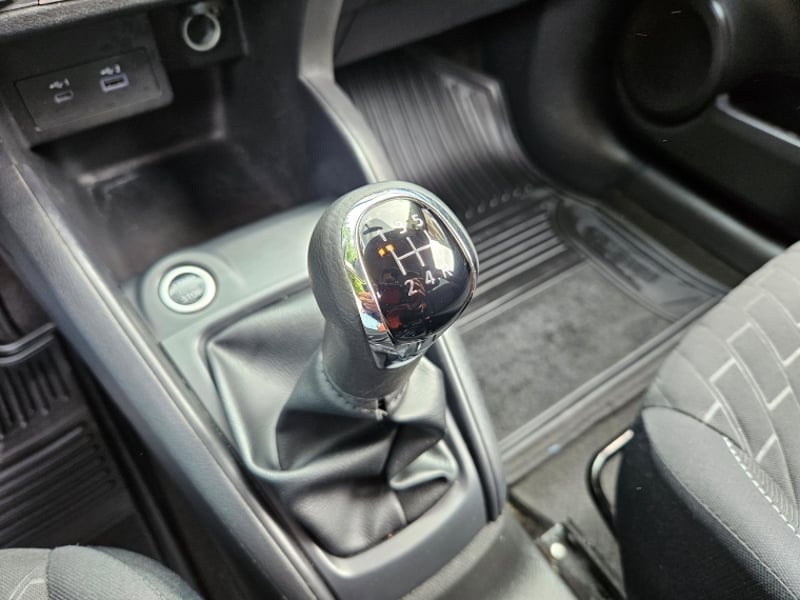 Nissan KICKS 1.6 ADVANCE  MT 2024 - Imagen 15 de 19