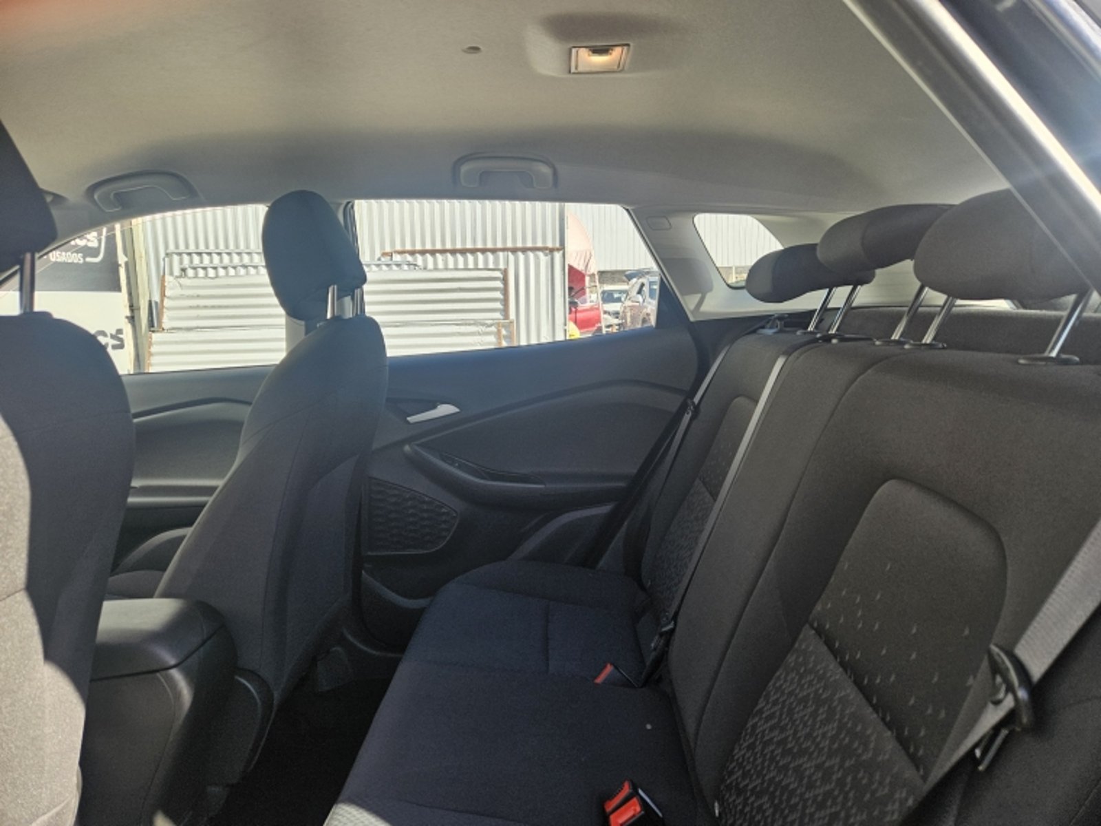 CHEVROLET TRACKER LS MT 2023 - Imagen 8 de 20