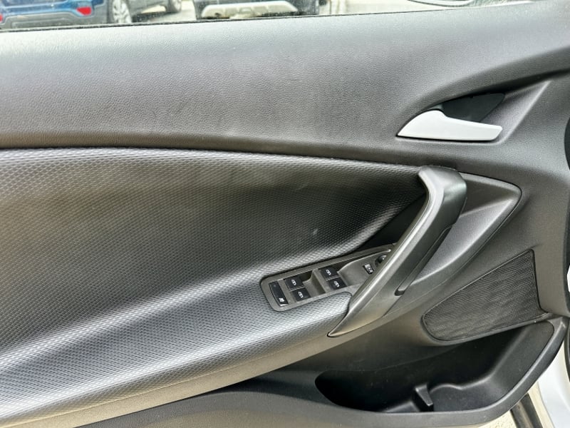 Chevrolet TRACKER 1.2 LTZ MT 2023 - Imagen 15 de 18