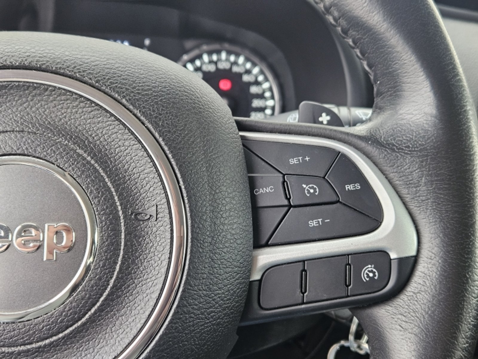 JEEP RENEGADE SPORT LX AT 2023 - Imagen 19 de 20