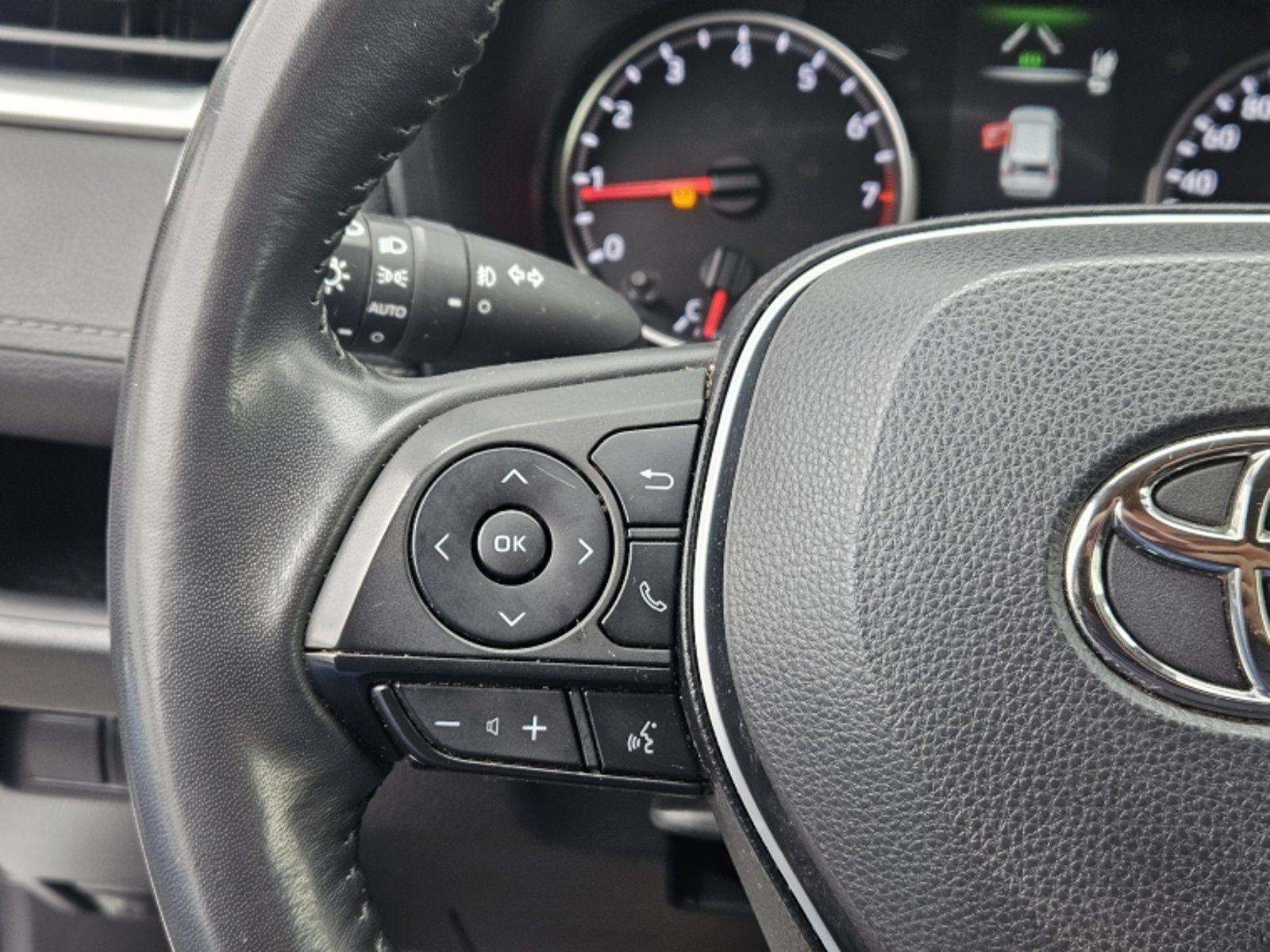 Toyota RAV4 2.0 XLE SAFETY SENSE AT 2023 - Imagen 18 de 20