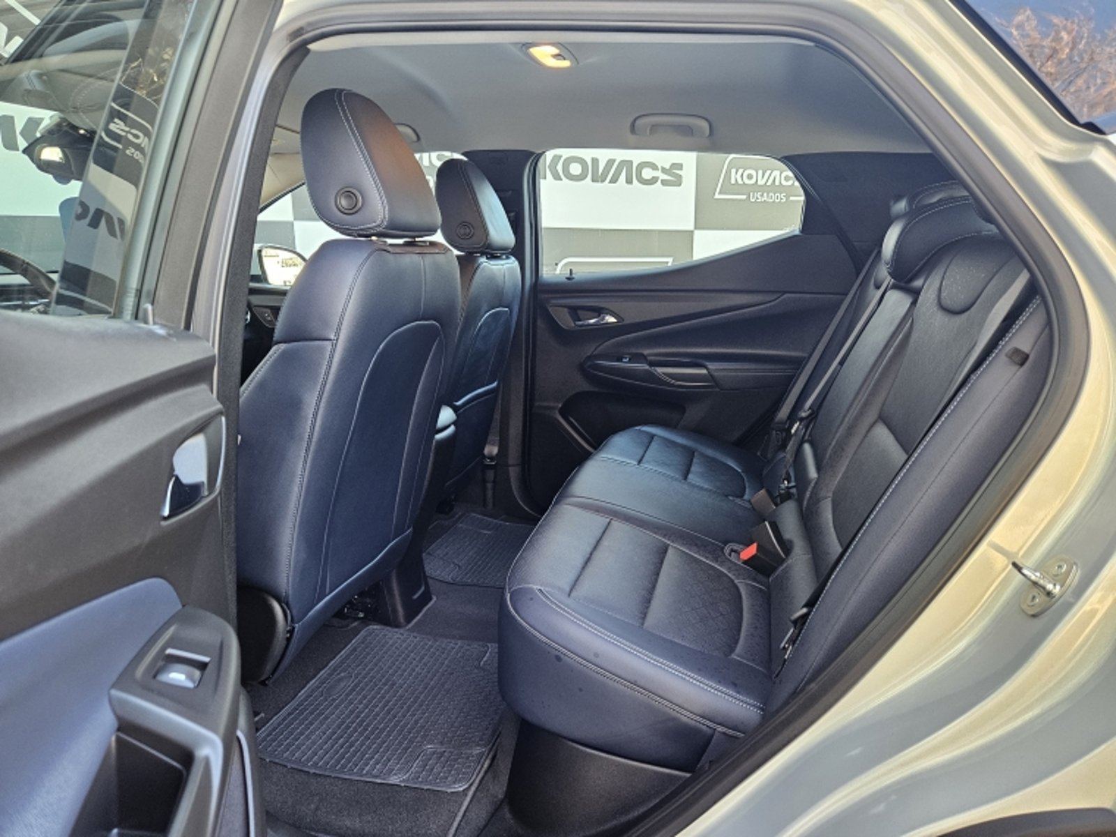 CHEVROLET BOLT EUV 0.0 LT AT ELECTRICO 2024 - Imagen 8 de 19