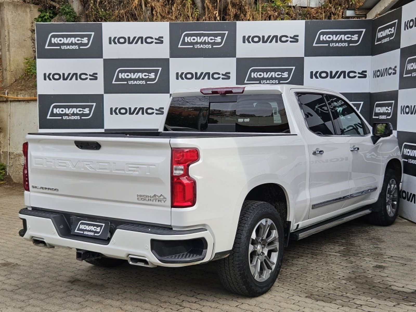 Chevrolet SILVERADO 3.0 TD HIGH COUNTRY AT 4X4 DIESEL 2023 - Imagen 18 de 20