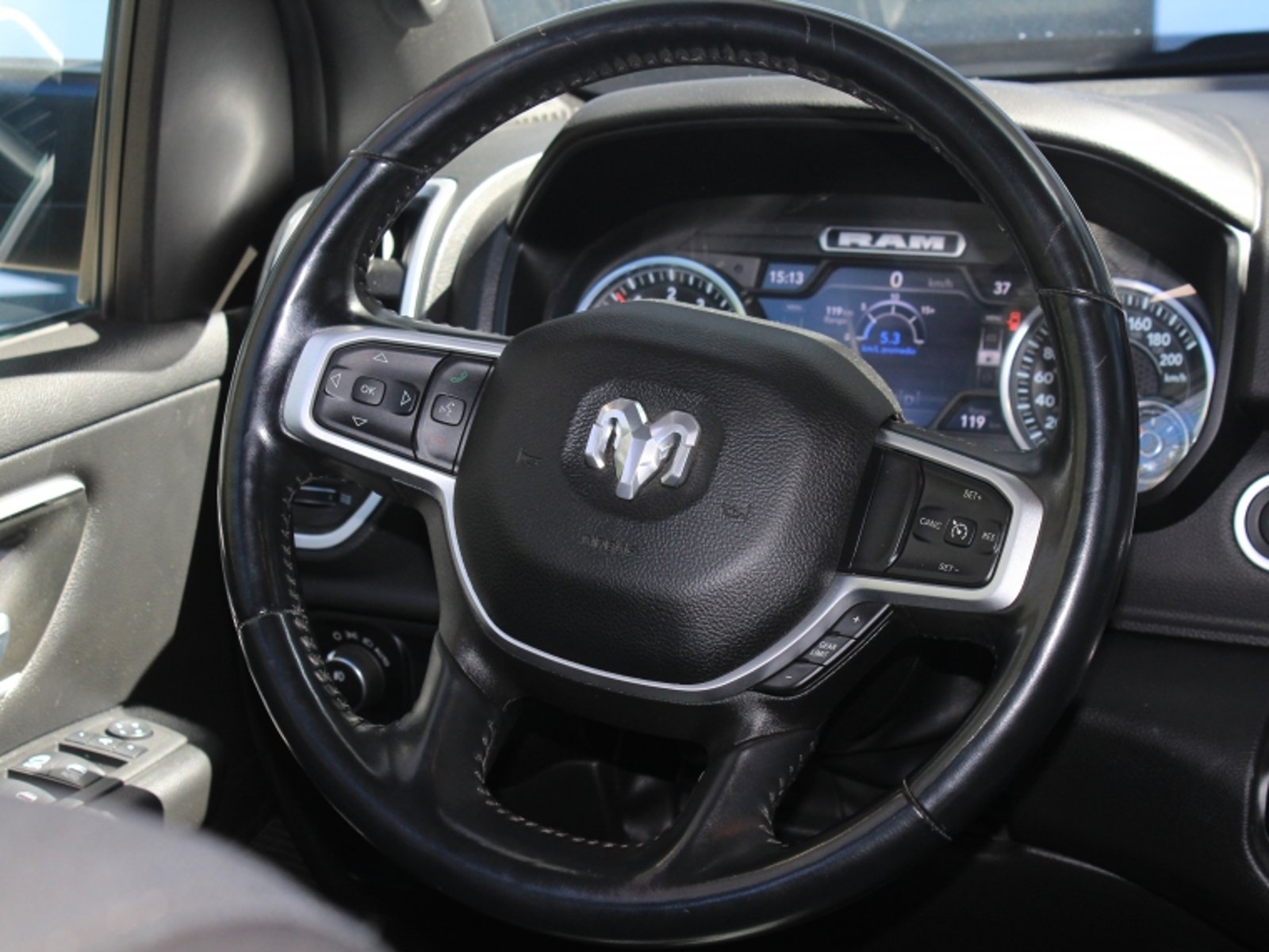 RAM 1500 BIG HORN CREW CAB 4X4 3.6 AUT 2023 - Imagen 10 de 19