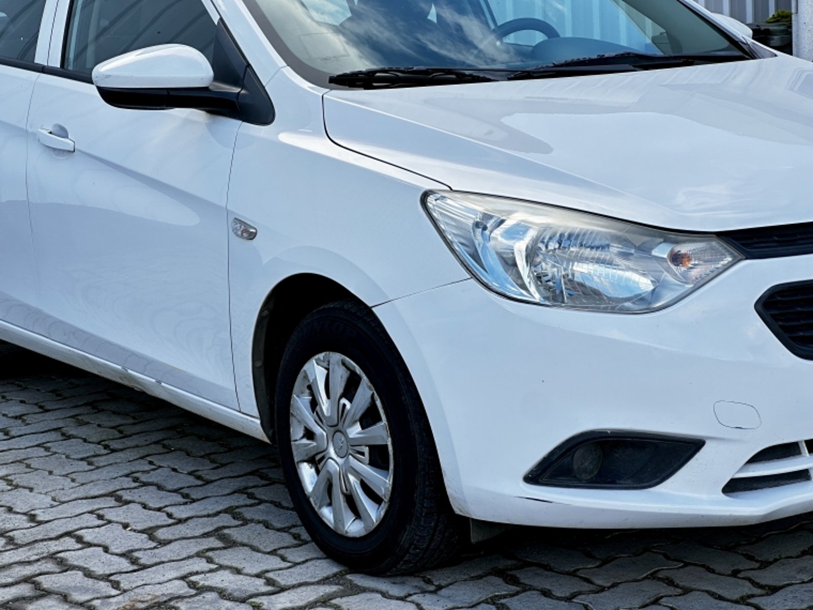 Chevrolet SAIL 1.5L MT 2019 - Foto 4 de 18