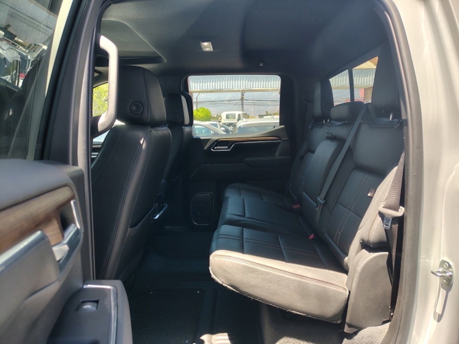 CHEVROLET SILVERADO 3.0 TD HIGH COUNTRY AT 4X4 DIESEL 2023 - Imagen 8 de 20