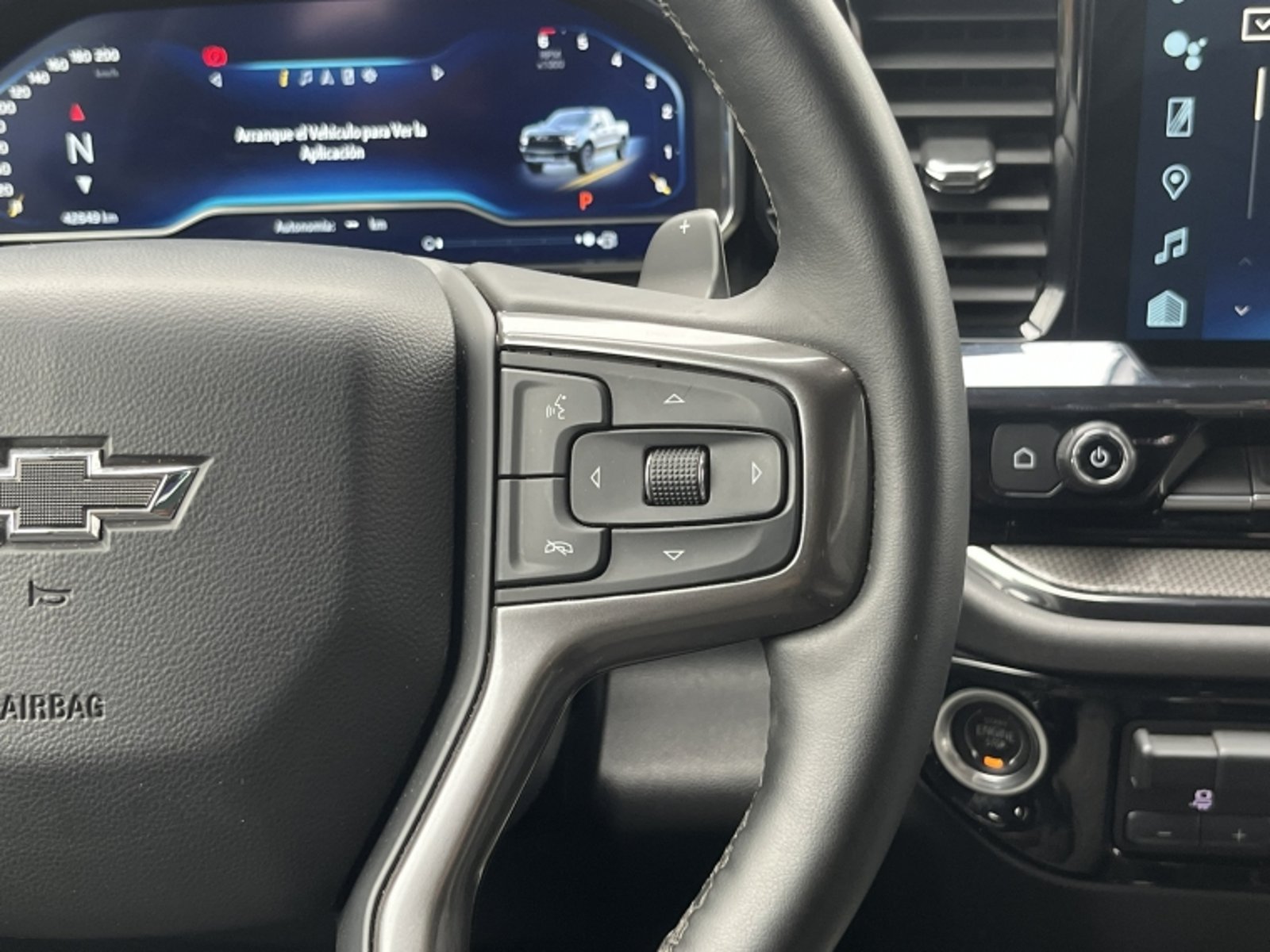 Chevrolet SILVERADO 6.2 ZR2 AT 4X4 2024 - Imagen 19 de 20