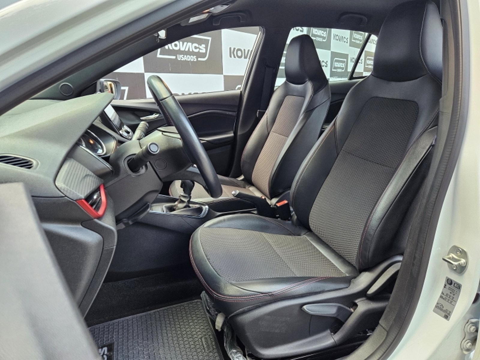 Chevrolet ONIX 1.0T  RS MT 2025 - Imagen 17 de 20