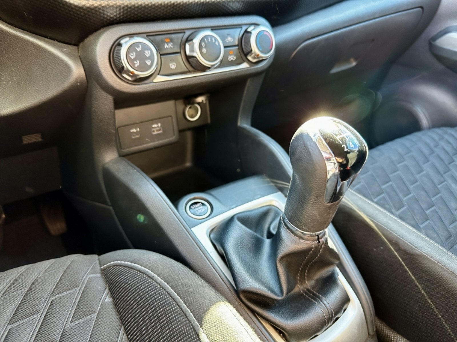 NISSAN KICKS 1.6 ADVANCE MT 2021 - Imagen 14 de 20