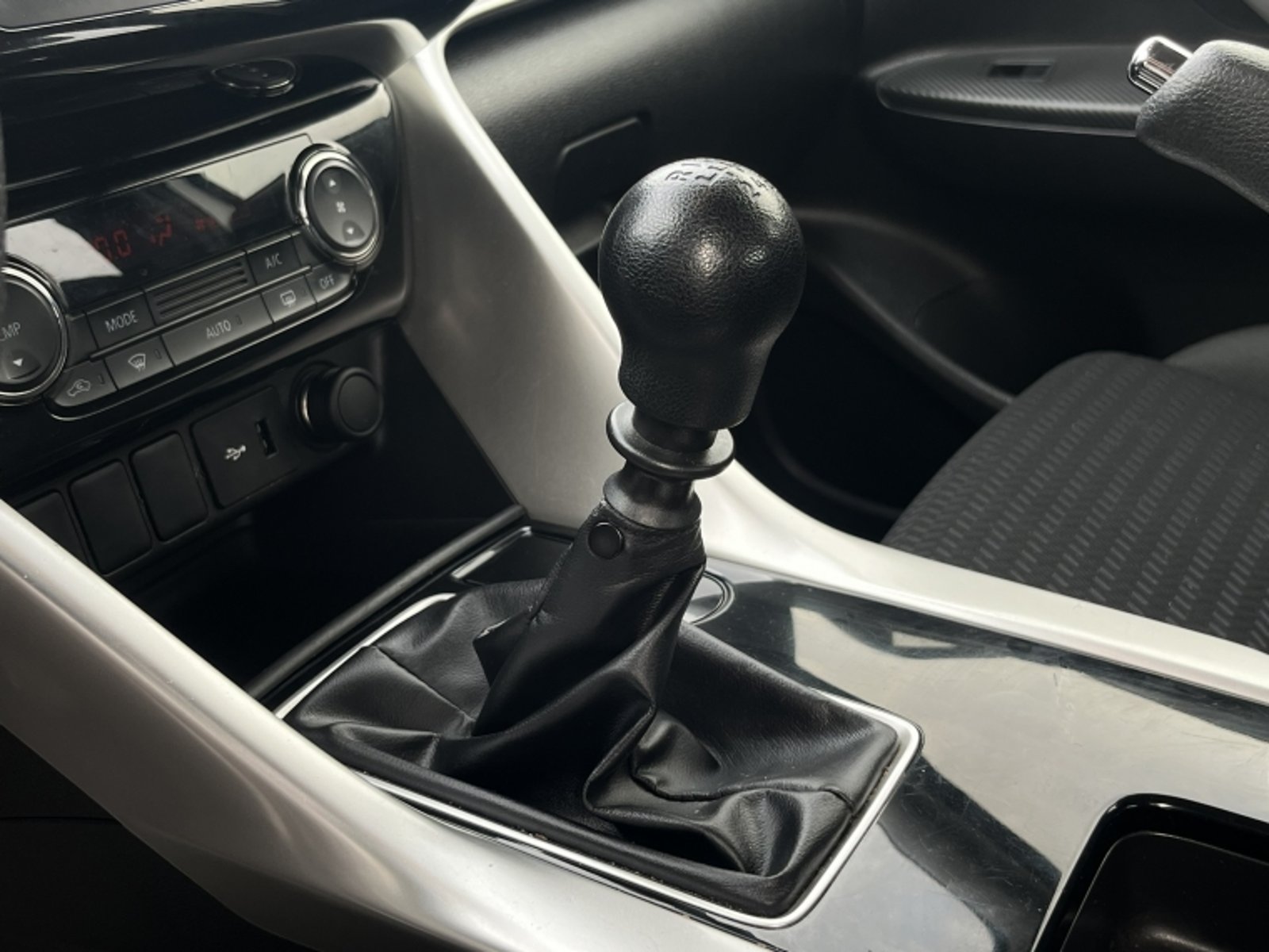 Mitsubishi ECLIPSE 1.5 RX MT 2021 - Imagen 15 de 20