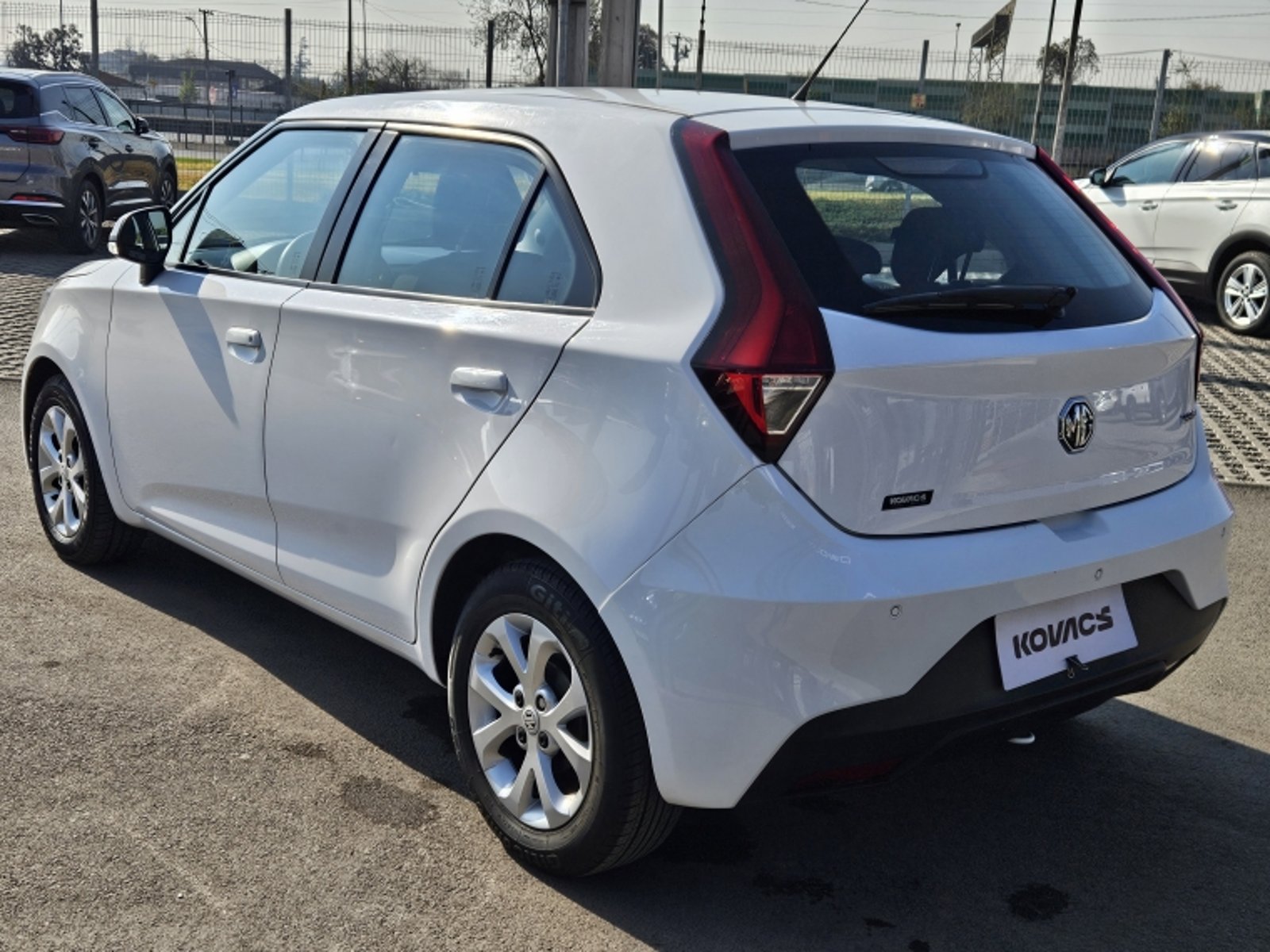 MG 3 1.5  COM  AT 2023 - Imagen 6 de 17