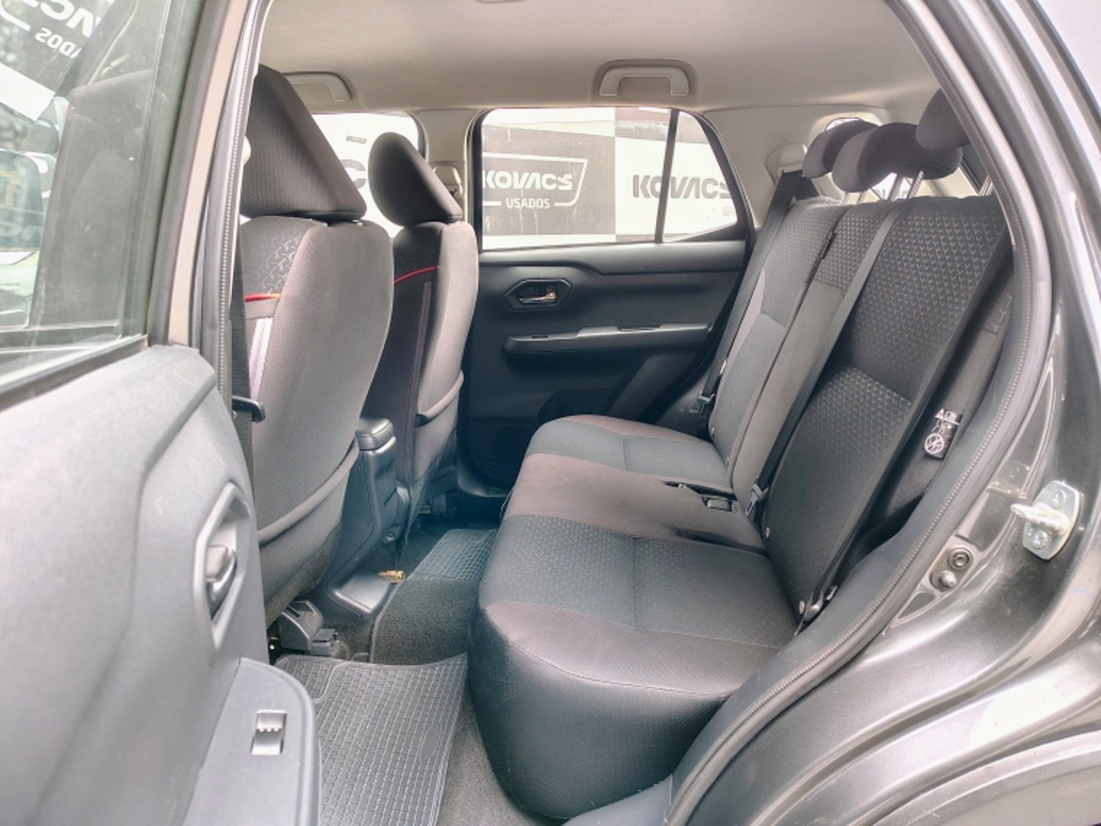 TOYOTA RAIZE 1.2 E  CVT  AT 2022 - Imagen 8 de 20