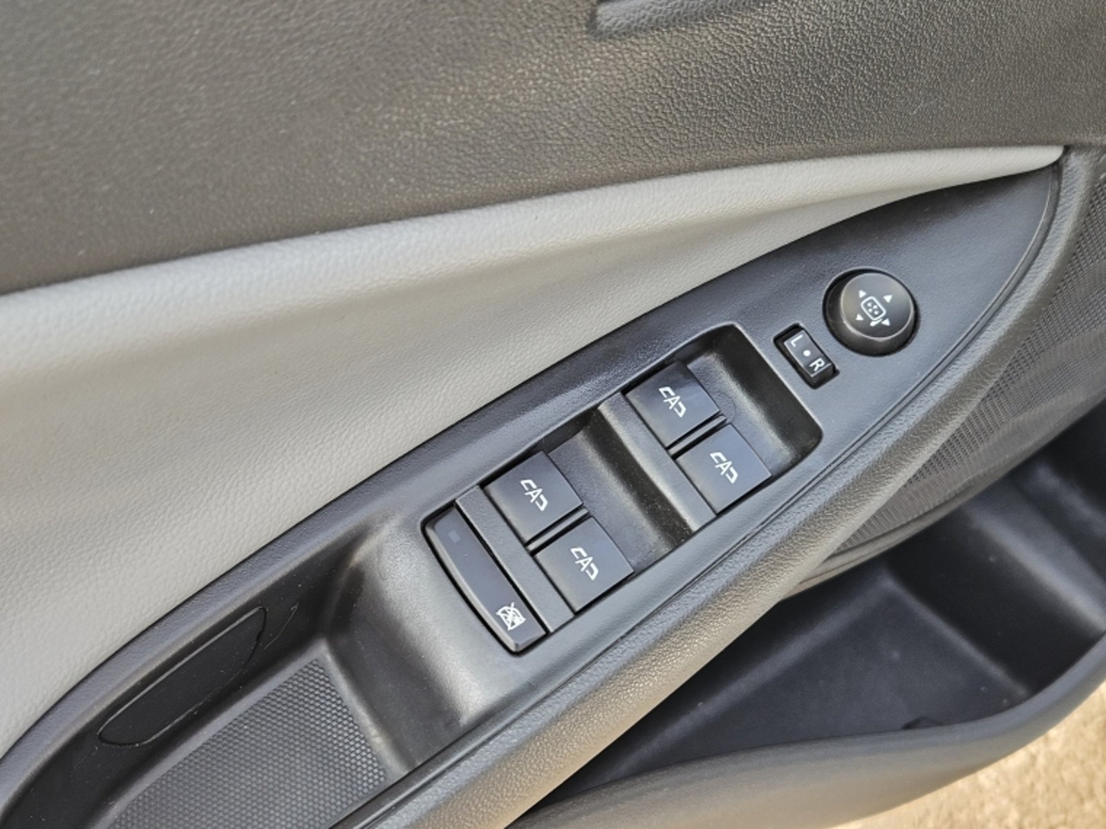 CHEVROLET ONIX PREMIER 1.0T AUT 2023 - Imagen 13 de 20