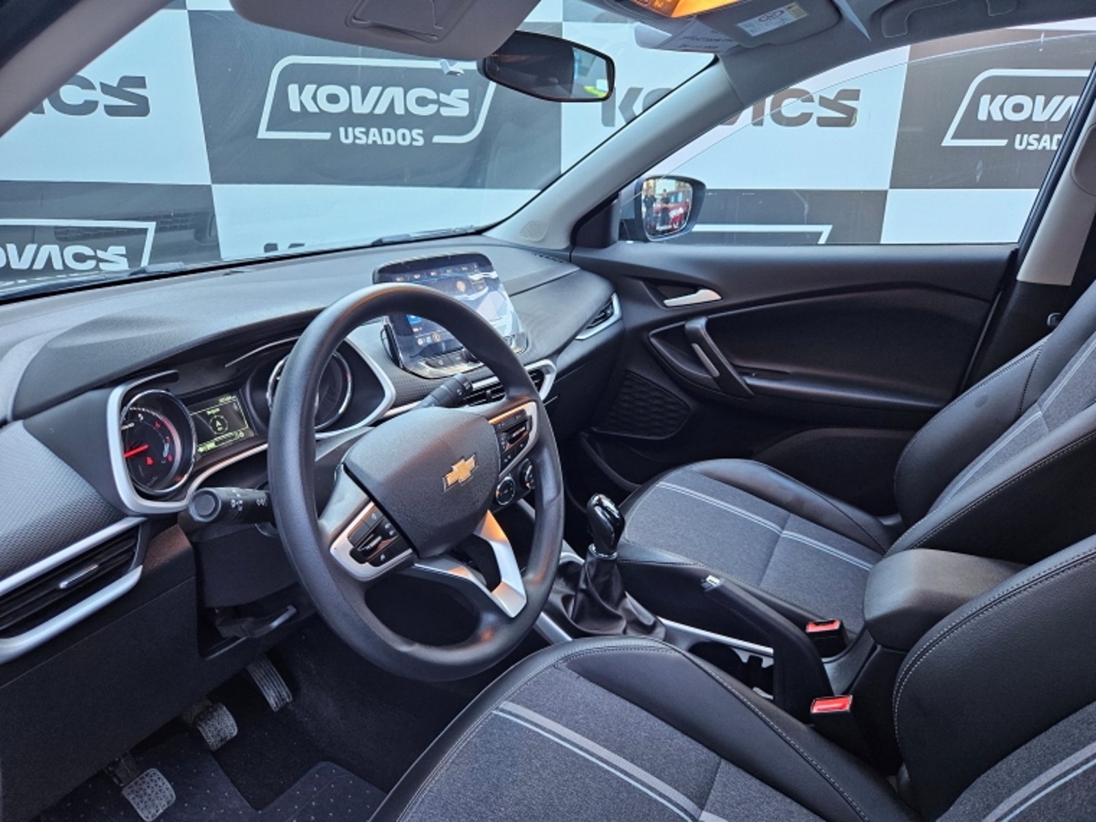 Chevrolet TRACKER 1.2T  LTZ P MT 2024 - Imagen 12 de 19
