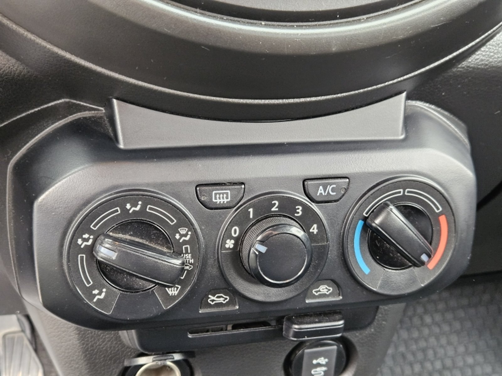Suzuki S-PRESSO S PRESSO HB 1.0 2023 - Imagen 17 de 18
