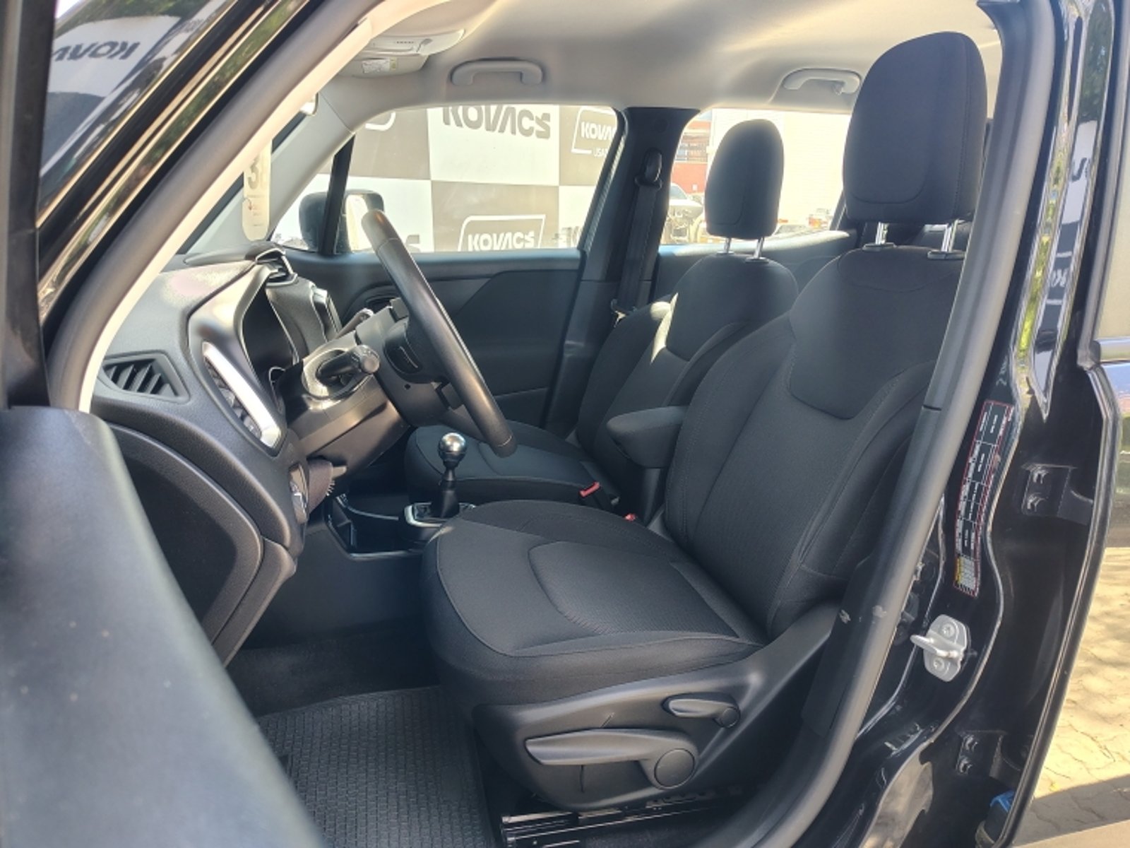 JEEP RENEGADE 1.8 SPORT LX MT 2022 - Imagen 14 de 20