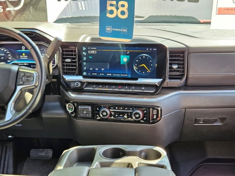 Chevrolet SILVERADO 5.3  CC LT TB  AT 2023 - Imagen 10 de 19