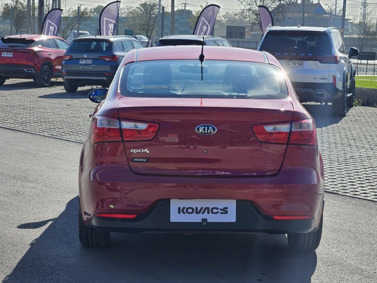 Kia RIO 4 EX MT 1.4 2015 - Foto 5 de 18