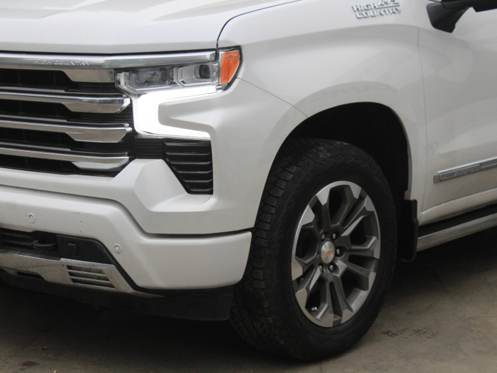 Chevrolet SILVERADO 3.0 TD HIGH COUNTRY AT 4X4 DIESEL 2025 - Foto 2 de 19