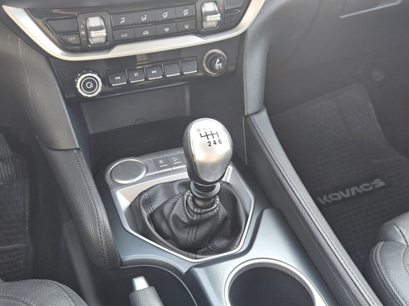 Dongfeng AX5 DF6 2.5 MT DIESEL 2023 - Imagen 11 de 20