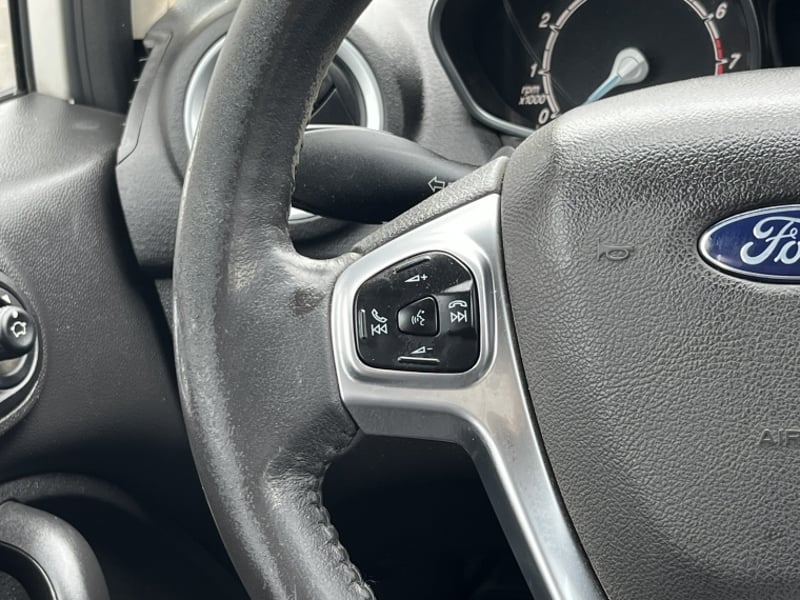 Ford FIESTA TITANIUM 1.6 2017 - Imagen 16 de 20