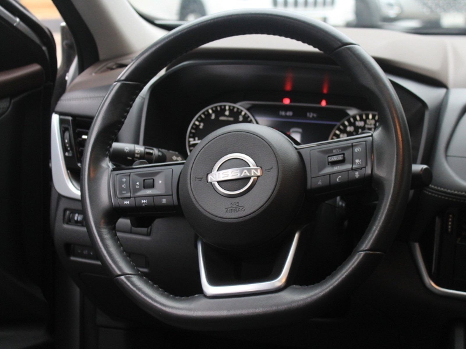 NISSAN X-TRAIL ADVANCE 3ROW AT 2.5 2024 - Imagen 7 de 20