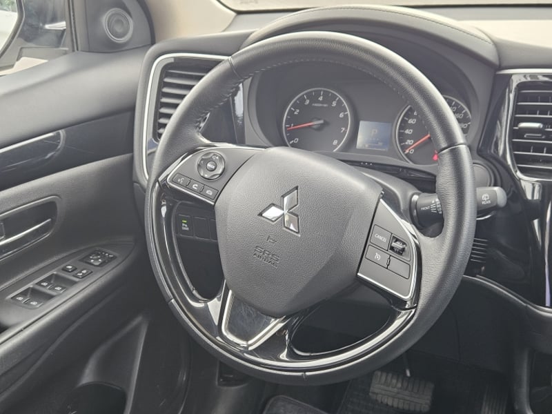 Mitsubishi OUTLANDER GLX AT 4X2 2.0 2023 - Imagen 13 de 20