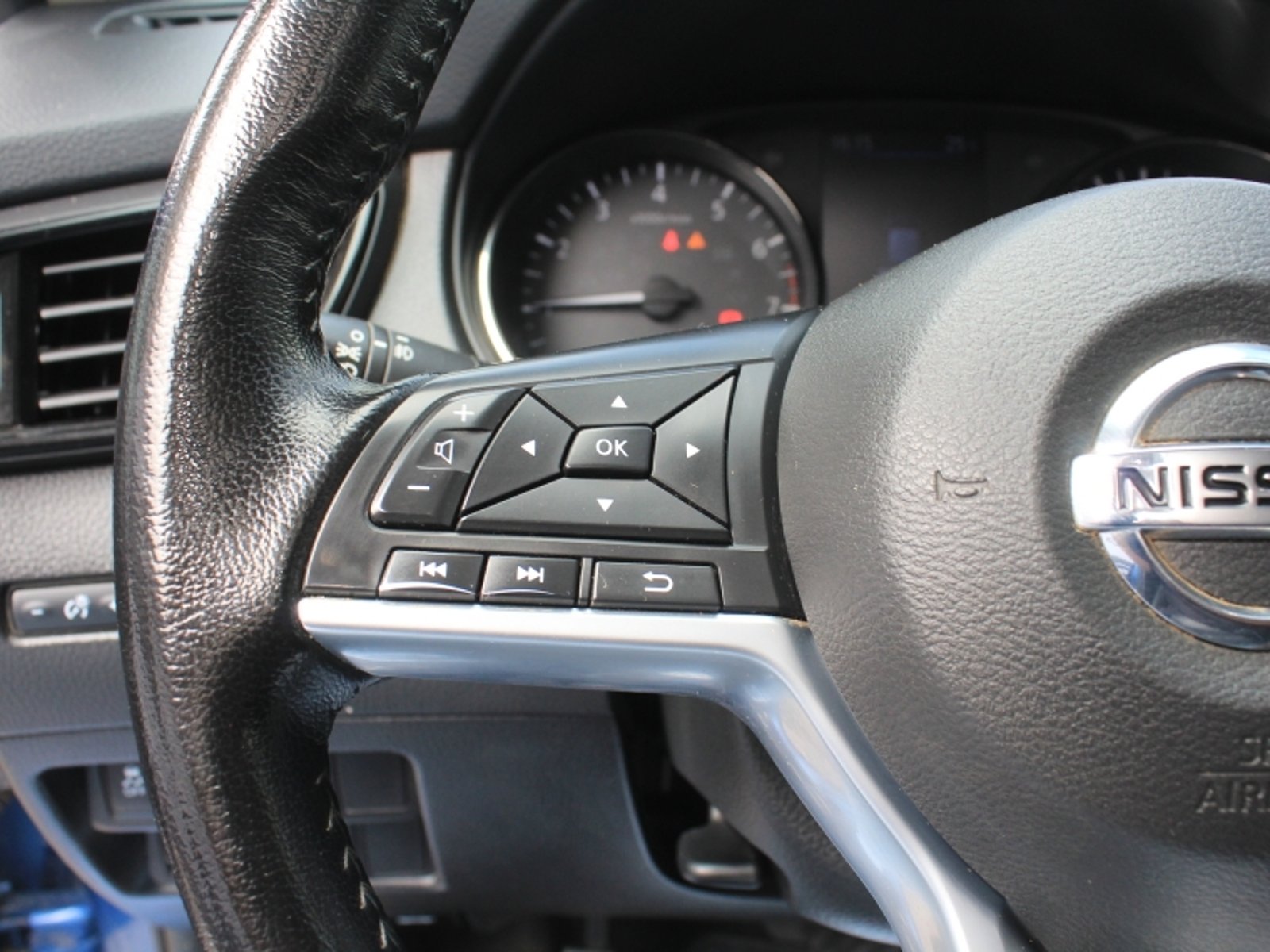 NISSAN X-TRAIL 2.5 ADVANCE  AT 2023 - Imagen 18 de 20