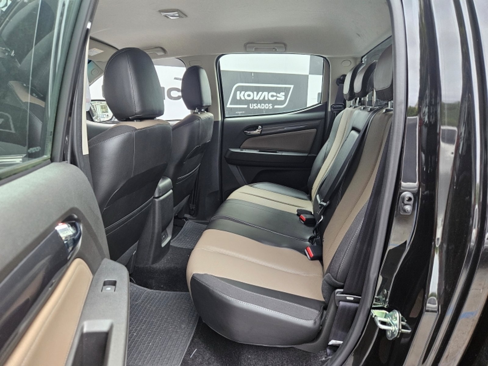 Chevrolet COLORADO 2.8 HIGH COUNTRY  AT 4X4 DIESEL 2026 - Imagen 8 de 20