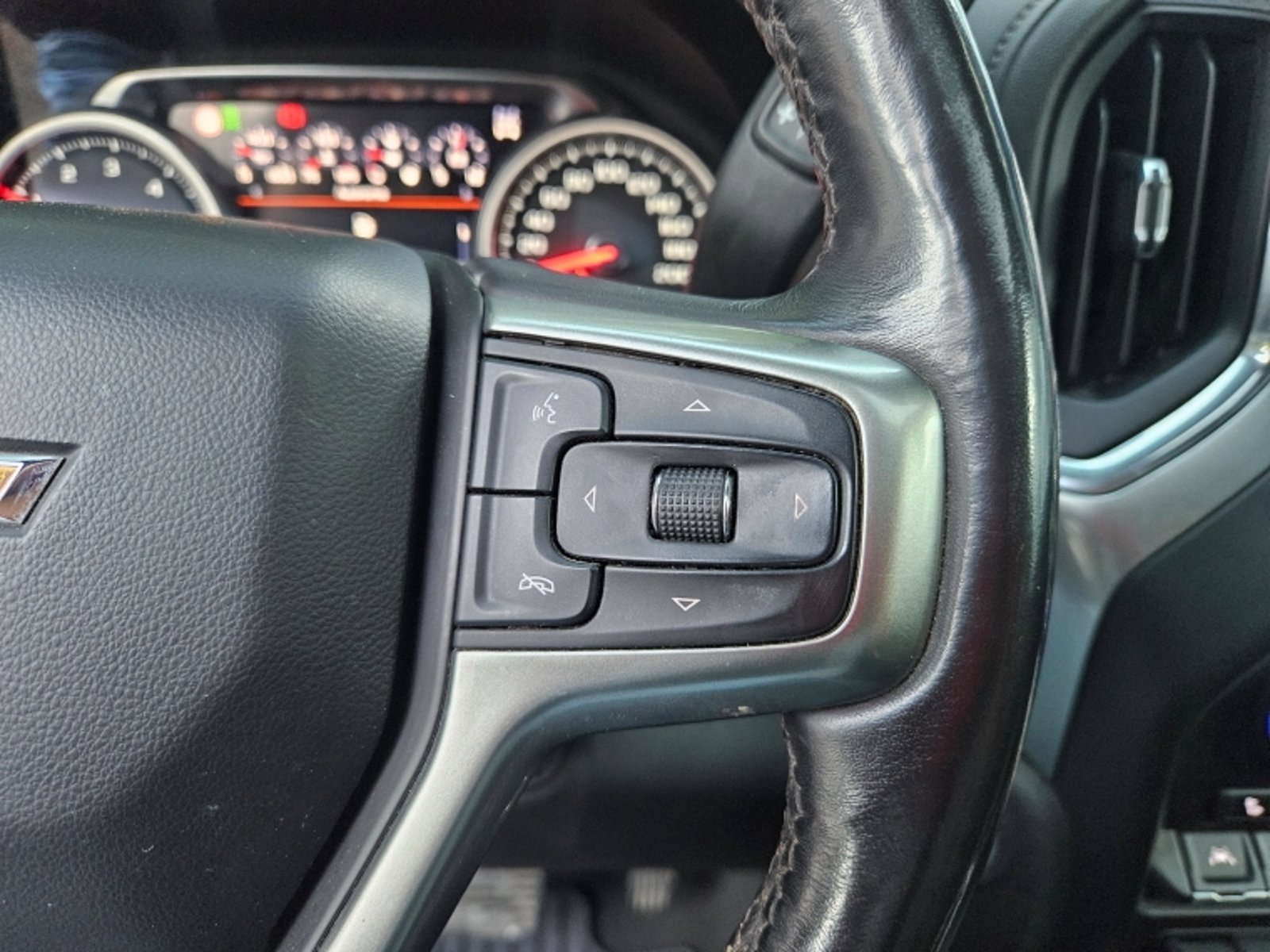 CHEVROLET SILVERADO 3.0  CC LTZ AT  4X4  DIESEL 2022 - Imagen 17 de 18