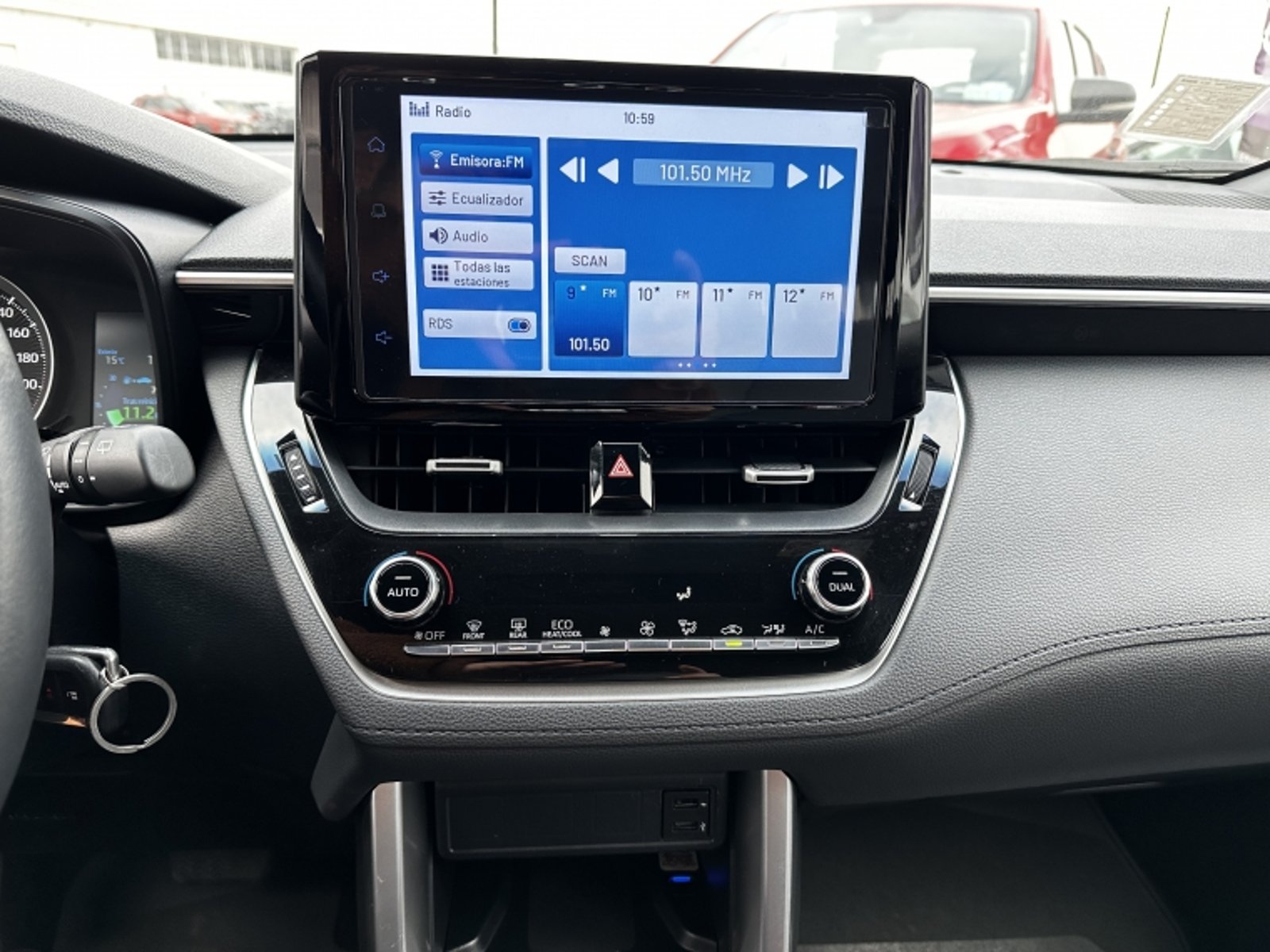 TOYOTA COROLLA 2.0 AUT 2023 - Imagen 13 de 18