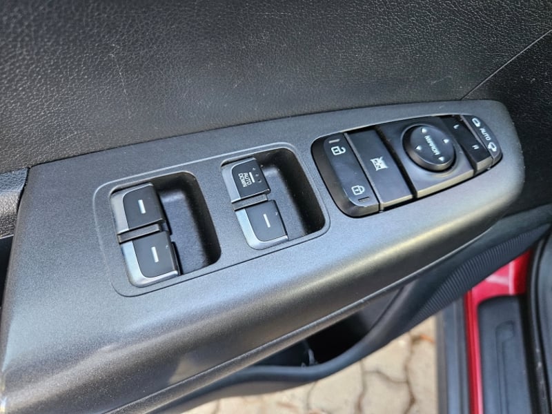 Kia SPORTAGE SPORTAGE LX 2.0 2019 - Imagen 13 de 19