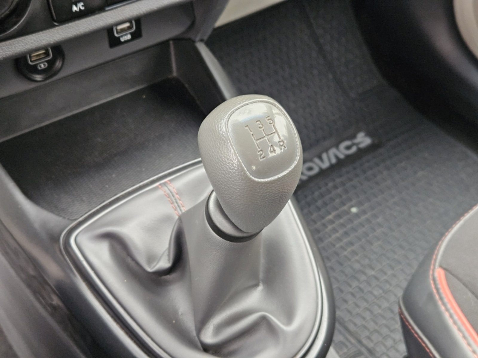Hyundai GRAND I10 1.2 AI3 HB PLUS MT 2022 - Imagen 18 de 19