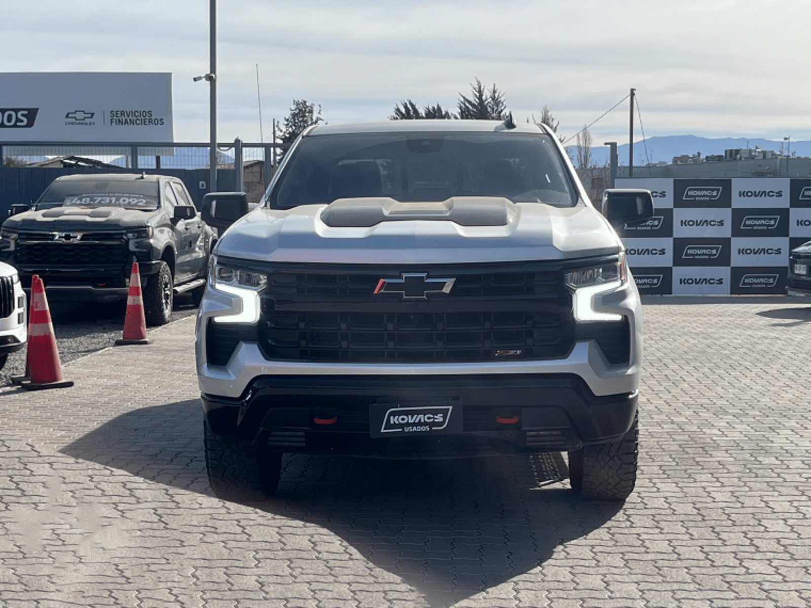 CHEVROLET SILVERADO TB 4WD 5.3 2023 - Imagen 8 de 20