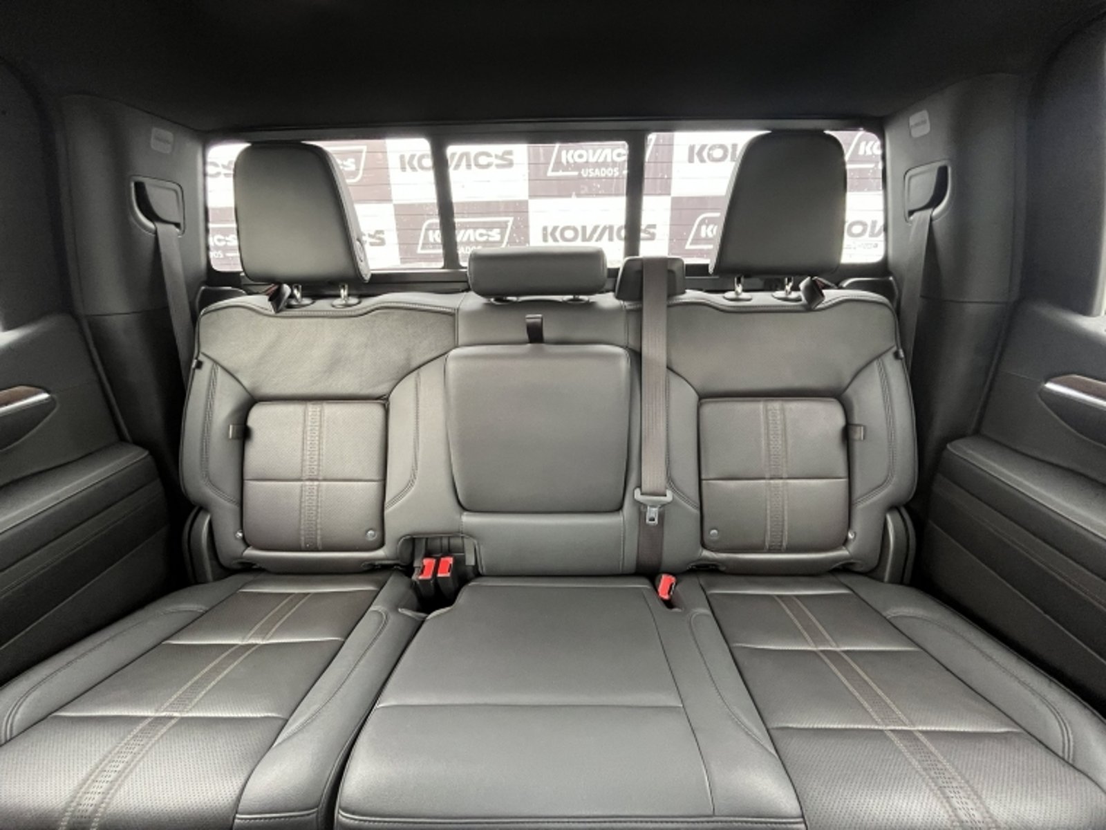 Chevrolet SILVERADO 3.0 TD HIGH COUNTRY AT 4X4 DIESEL 2023 - Imagen 9 de 20