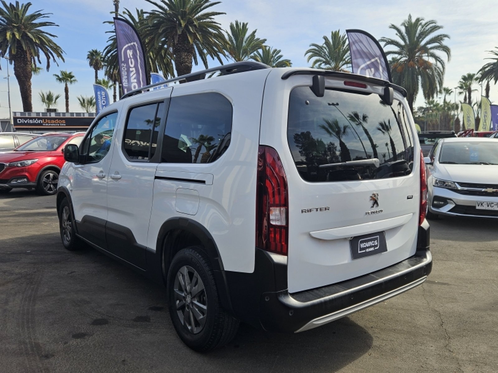 PEUGEOT RIFTER ALLURE BLUEHDI 130 AT DIESEL 2023 - Imagen 6 de 19