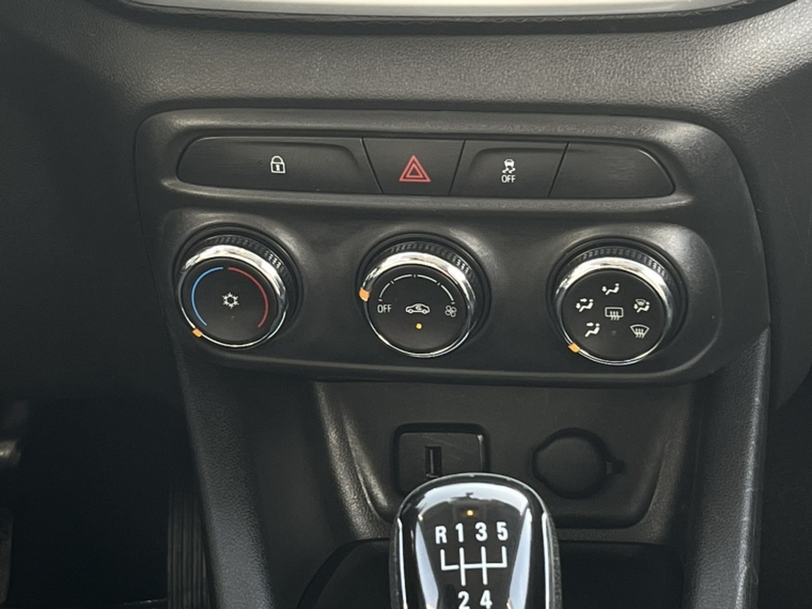 CHEVROLET TRACKER LS MT 2024 - Imagen 20 de 20