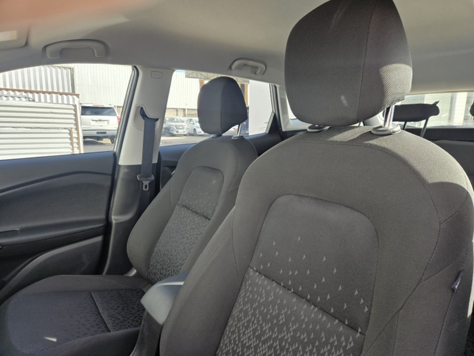 CHEVROLET TRACKER LS MT 2023 - Imagen 14 de 20