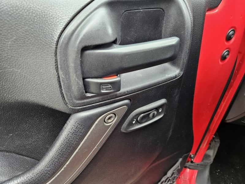 Jeep WRANGLER UNLIMITED 4X4 2014 - Imagen 13 de 20